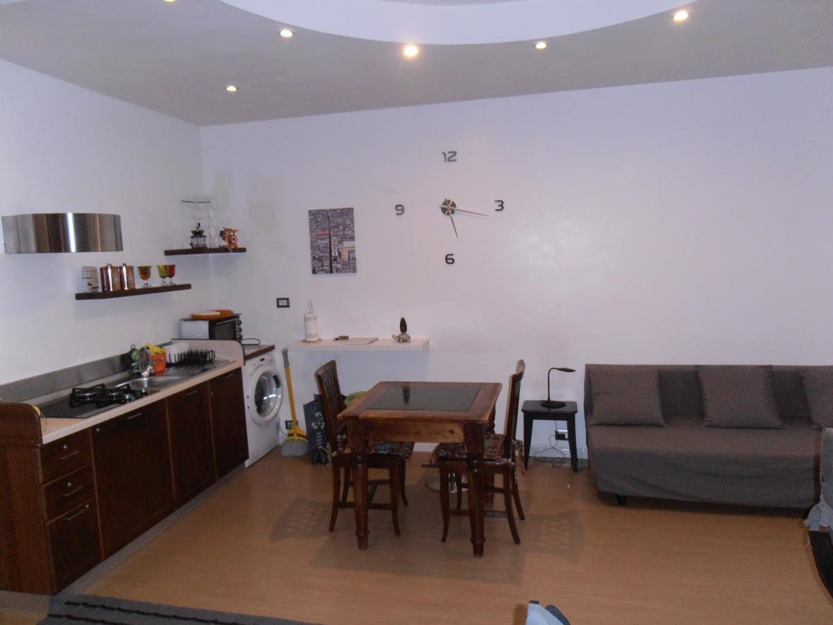 La Residenza Napoli Chiaia Short Let Apartment Superior Via Chiaia 82 ภายนอก รูปภาพ