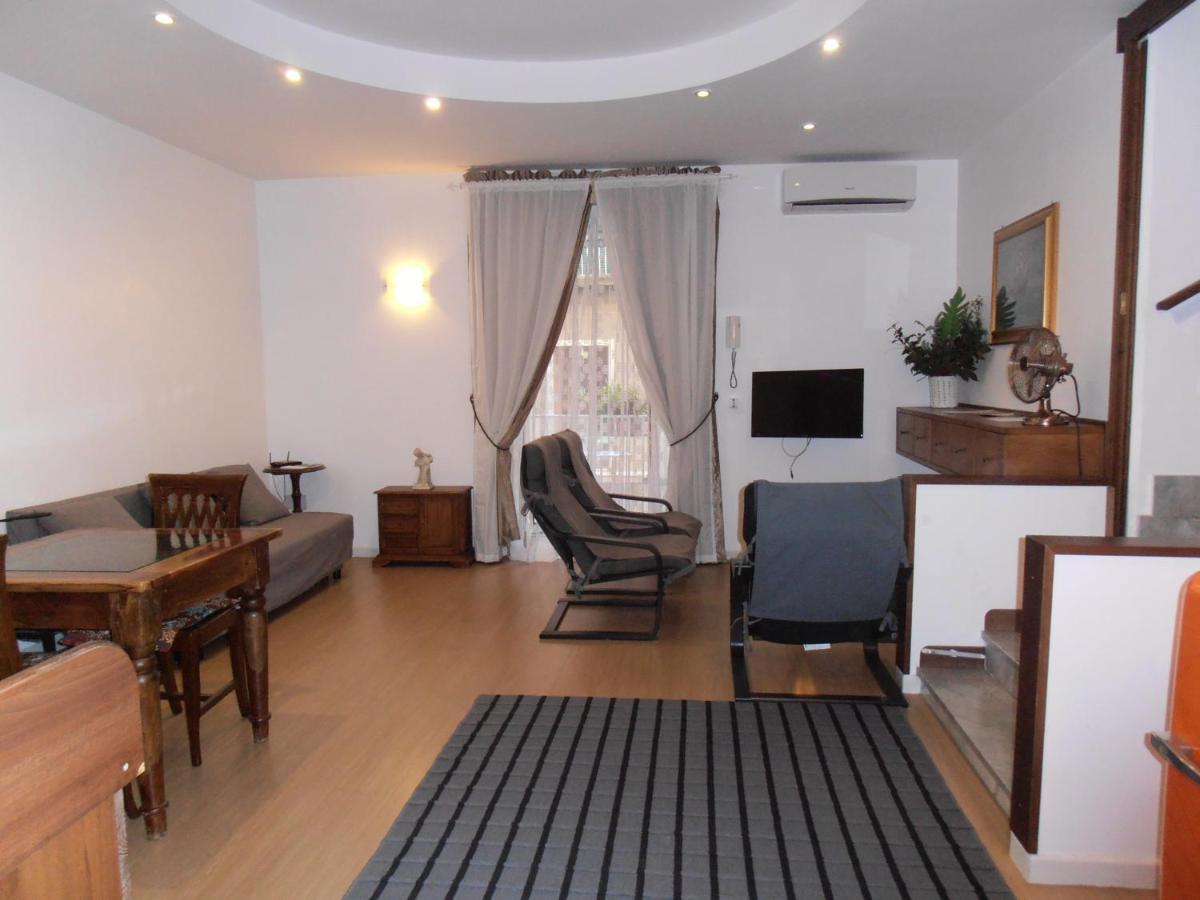 La Residenza Napoli Chiaia Short Let Apartment Superior Via Chiaia 82 ภายนอก รูปภาพ