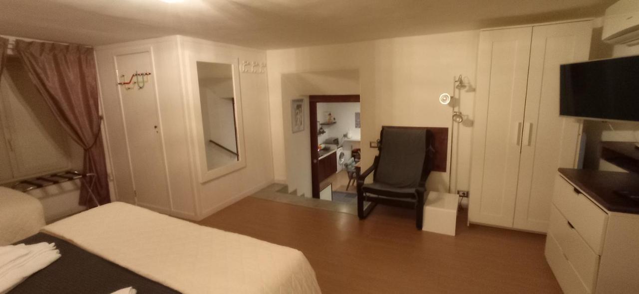 La Residenza Napoli Chiaia Short Let Apartment Superior Via Chiaia 82 ภายนอก รูปภาพ
