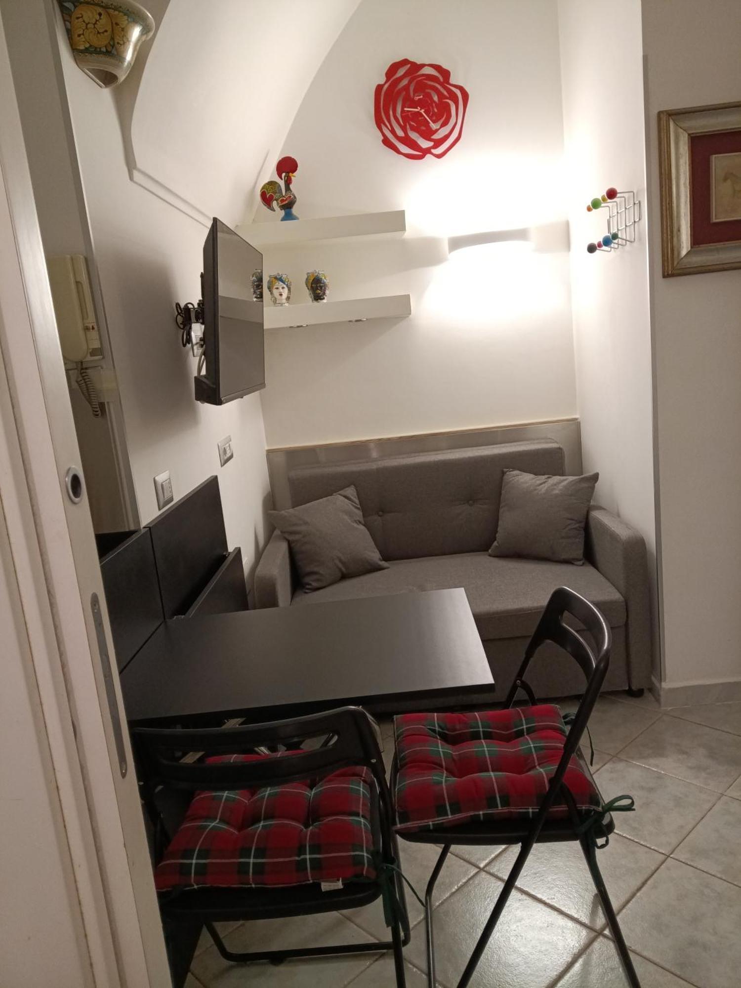 La Residenza Napoli Chiaia Short Let Apartment Superior Via Chiaia 82 ภายนอก รูปภาพ