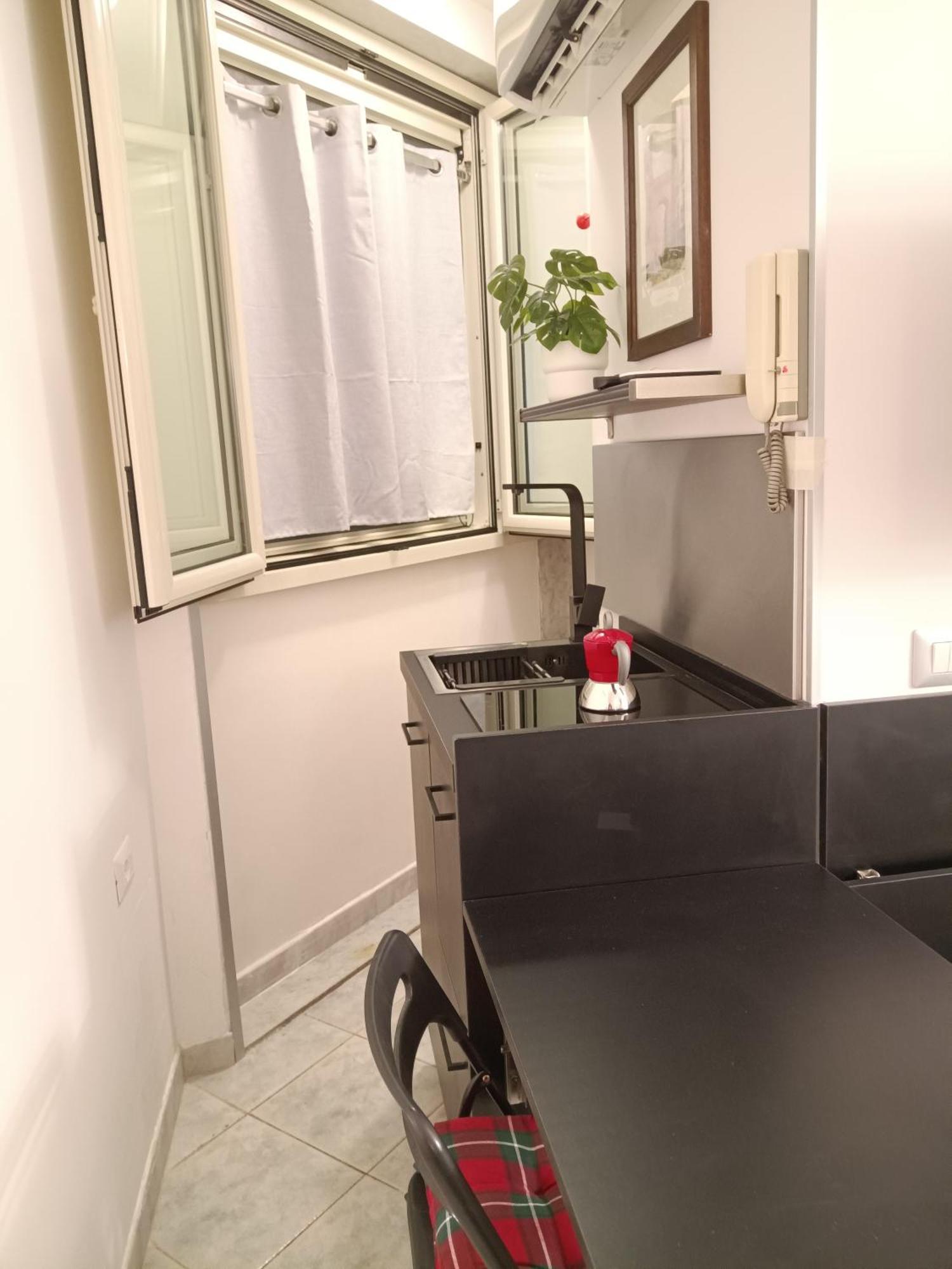 La Residenza Napoli Chiaia Short Let Apartment Superior Via Chiaia 82 ภายนอก รูปภาพ
