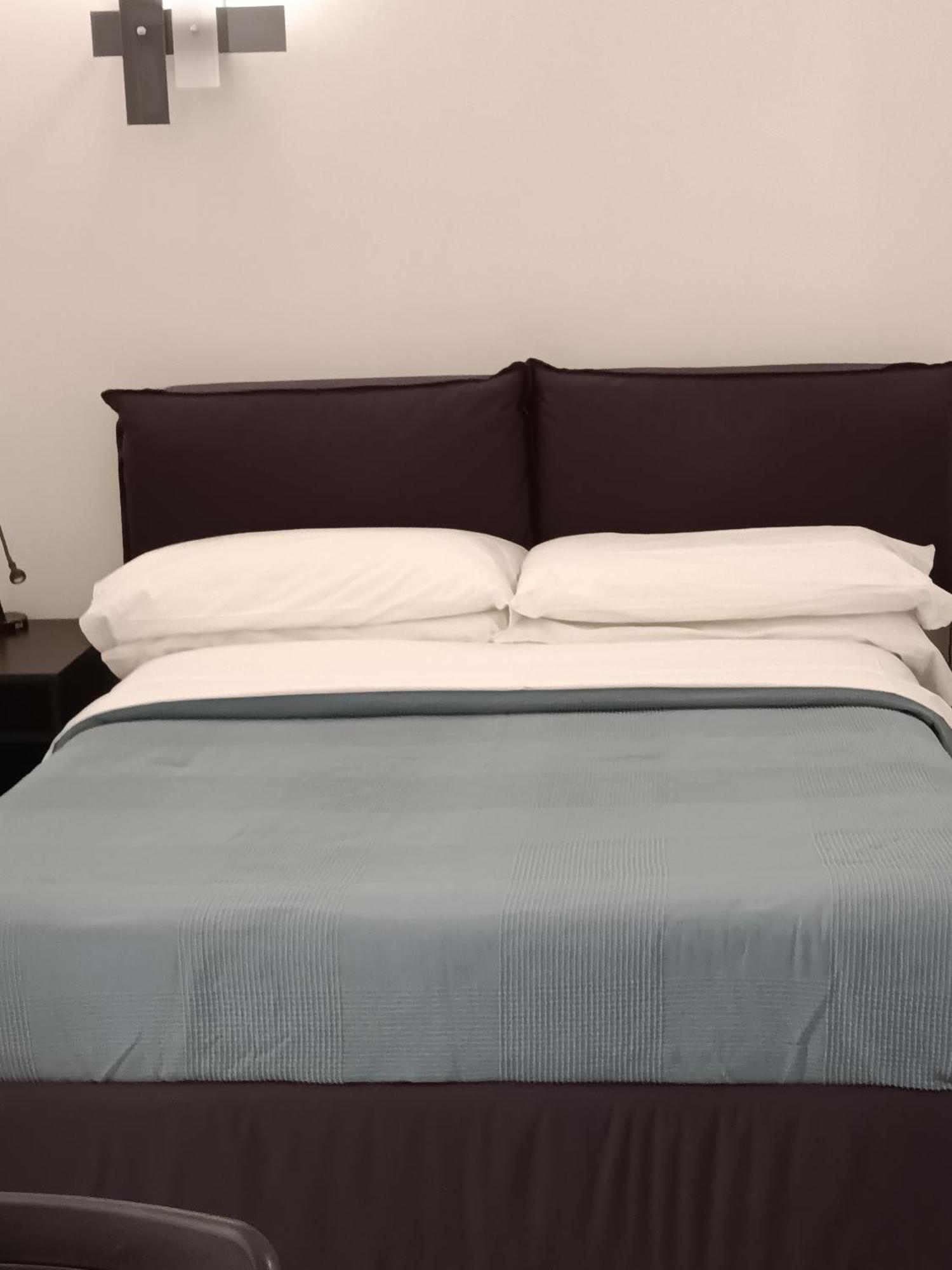 La Residenza Napoli Chiaia Short Let Apartment Superior Via Chiaia 82 ภายนอก รูปภาพ