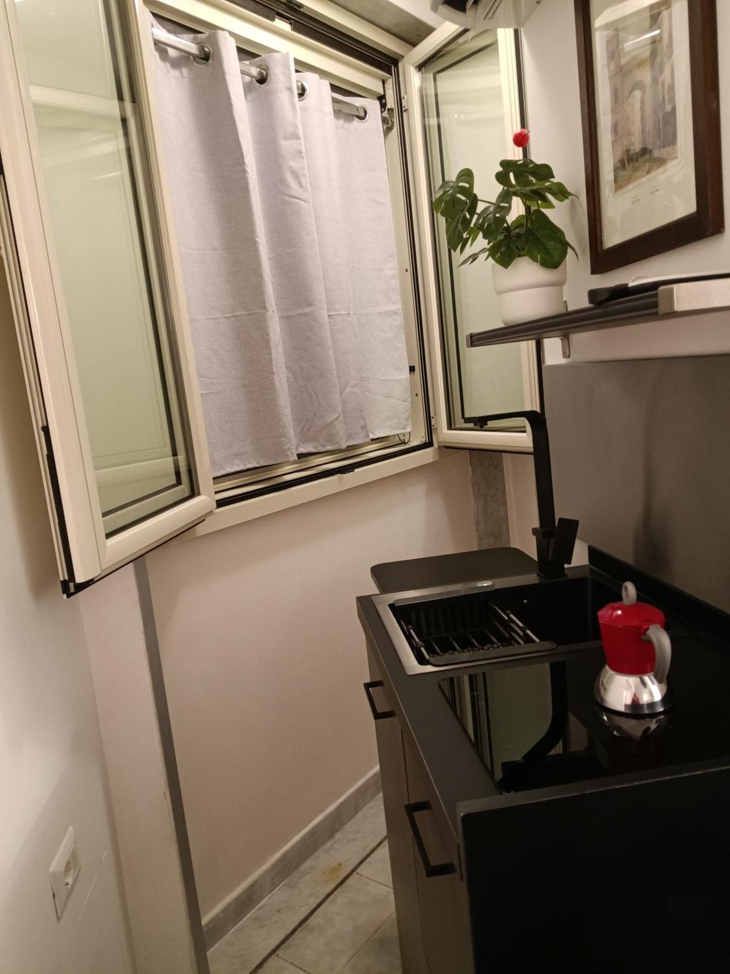 La Residenza Napoli Chiaia Short Let Apartment Superior Via Chiaia 82 ภายนอก รูปภาพ