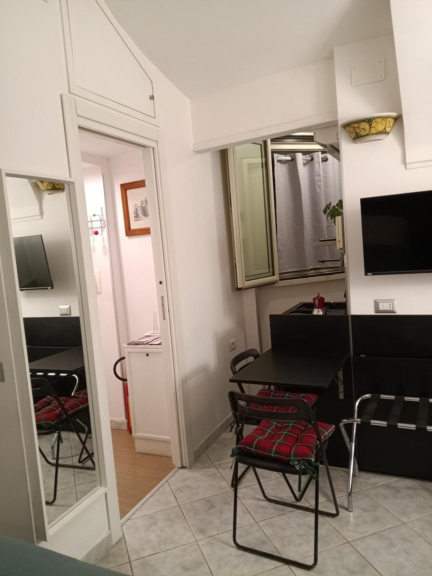 La Residenza Napoli Chiaia Short Let Apartment Superior Via Chiaia 82 ภายนอก รูปภาพ