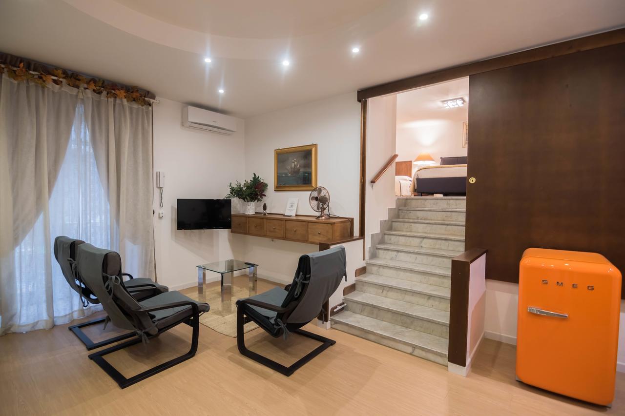 La Residenza Napoli Chiaia Short Let Apartment Superior Via Chiaia 82 ภายนอก รูปภาพ